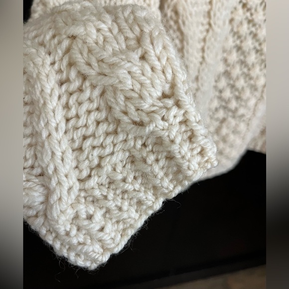 Hand knit 💯 Italian Wool Cable Crewneck Sweater Ivory size L Unisex Vintage - Picture 8 of 15